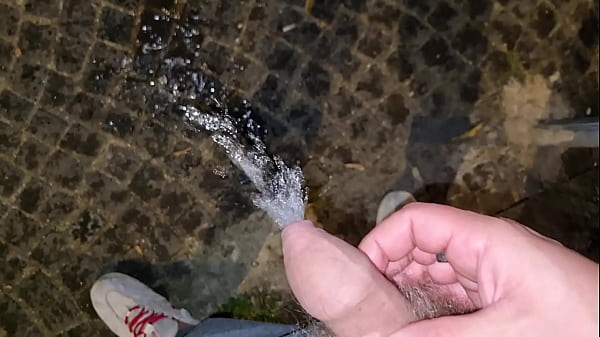 ASMR | PRIVÉ – COMPILATION DI PISCIATE DI UN GROSSO CAZZO ITALIANO IN PUBBLICO E IN CASA (TI PISCIO IN BOCCA TROIA) – DOCCE DORATE – GUARDA COME PISCIO PER TE E GODI