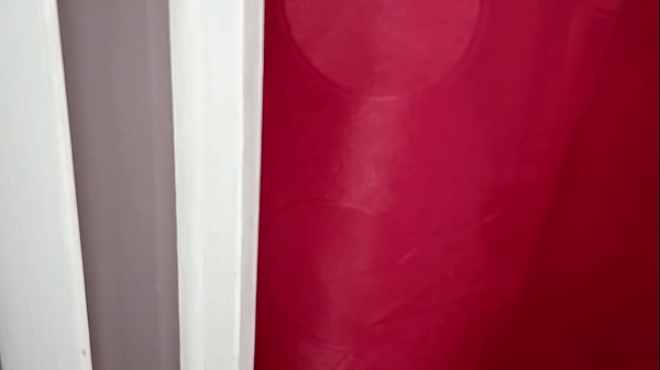 Le quito la constumbre de dormir sin ropa a la perra de mi madrastra con una cogida en su culo.