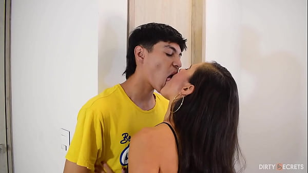 MILF KATHYLEE IS FUCKED BY A THIEF HIDDEN FROM HER HUSBAND