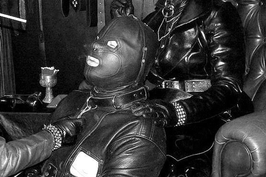 The Leather Domina – Leather Fetish – Total Leather Bondage